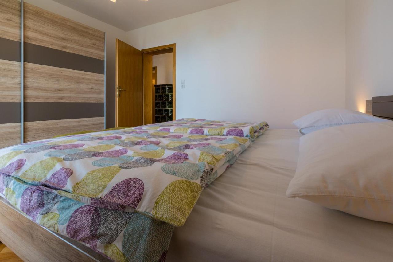 Amila Apartment Crikvenica Luaran gambar